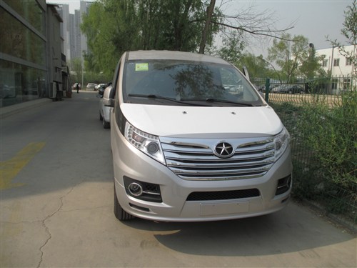 2013新款内饰瑞风M5自动档现车到店