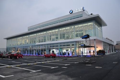 BMW授权经销商--上海宝景隆重开业广告