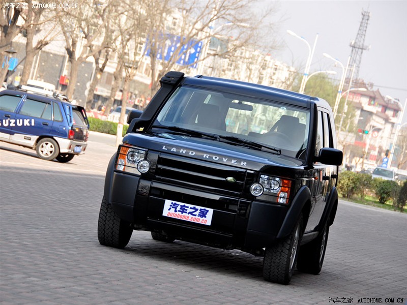 路虎发现3的灰色金落伍了.军绿色也不错