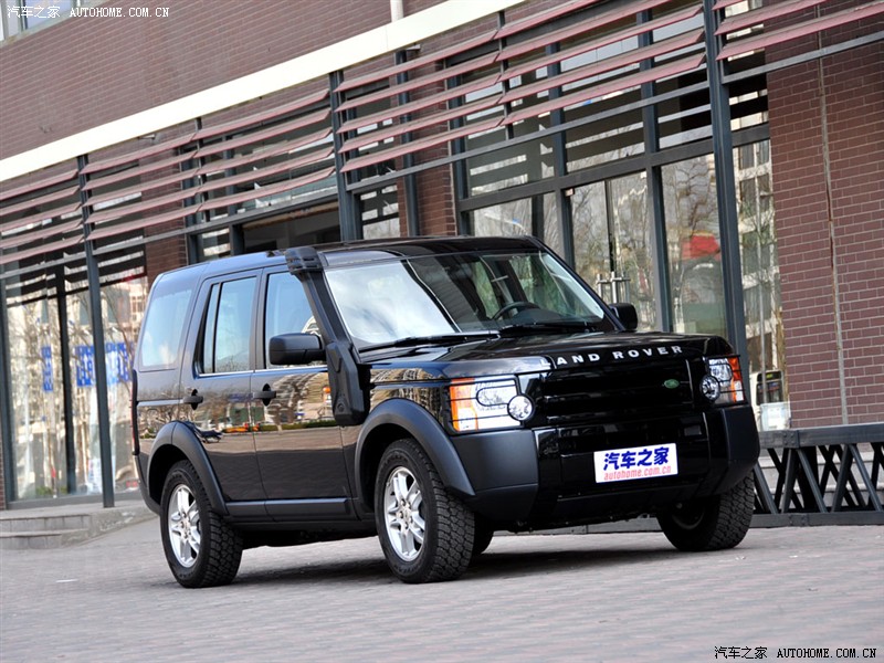 路虎发现3的灰色金落伍了.军绿色也不错